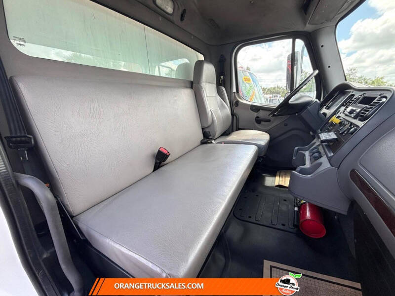 2017 Freightliner M2 106