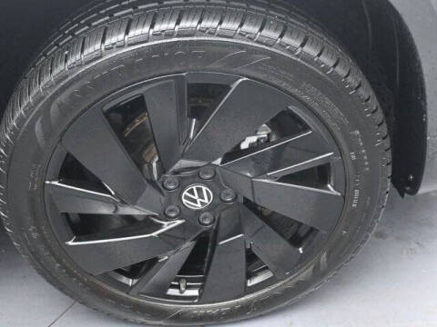 2024 Volkswagen Taos SE 4Motion