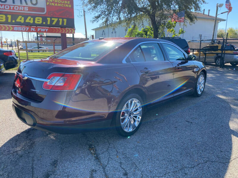 2011 Ford Taurus Limited photo 2