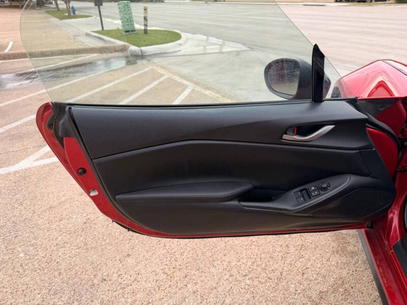 2016 Mazda MX-5 Miata Sport