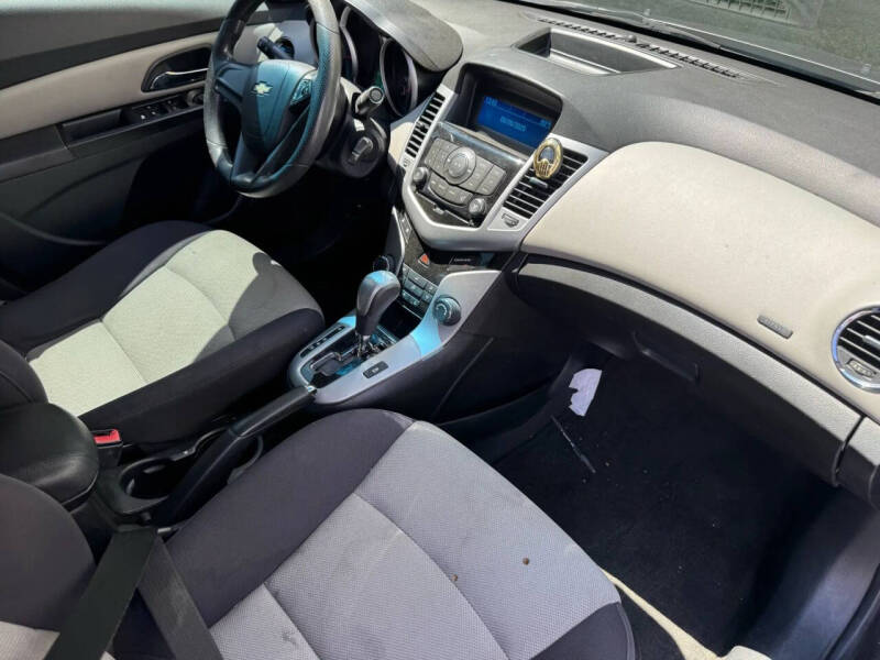 2013 Chevrolet Cruze LS Auto