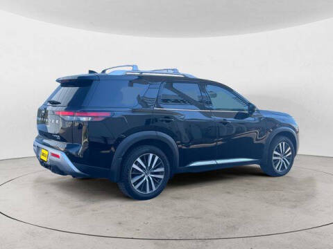 2022 Nissan Pathfinder Platinum