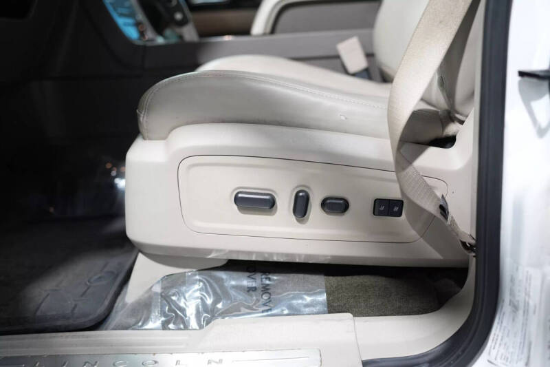 2017 Lincoln Navigator Select