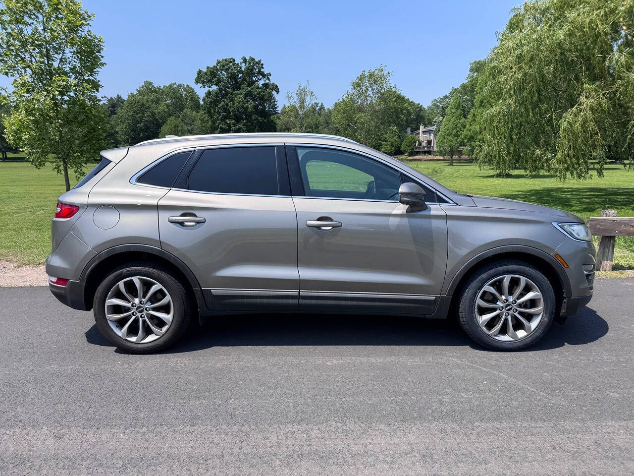 2017 Lincoln MKC 25