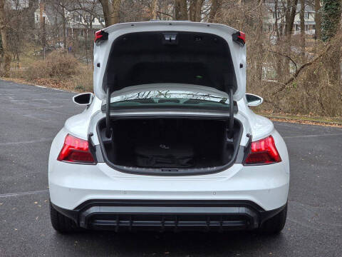 2022 Audi e-tron GT quattro Premium Plus