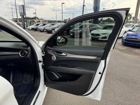 2022 Alfa Romeo Stelvio Veloce