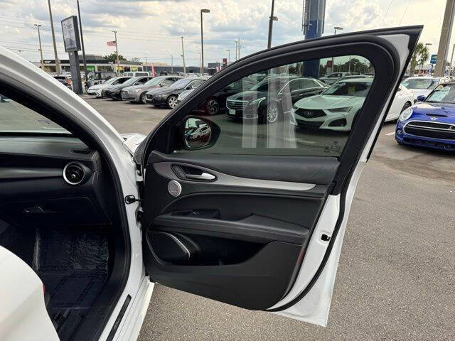 2022 Alfa Romeo Stelvio Veloce