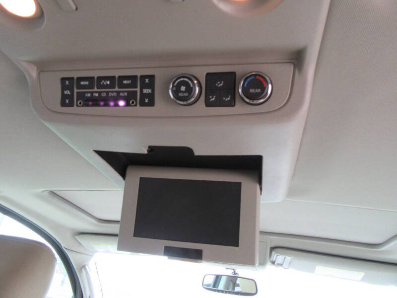 2011 Nissan Armada Platinum