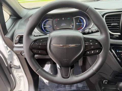 2024 Chrysler Pacifica Plug-In Hybrid Select