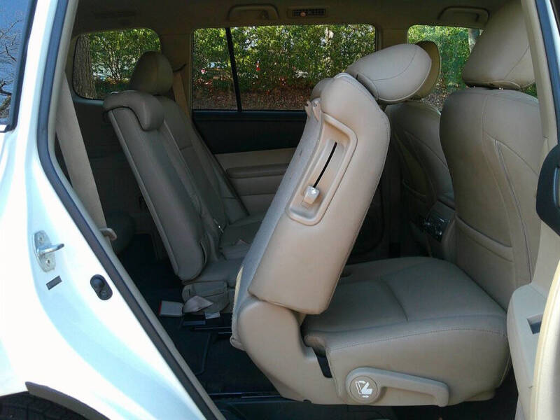 2012 Toyota Highlander SE