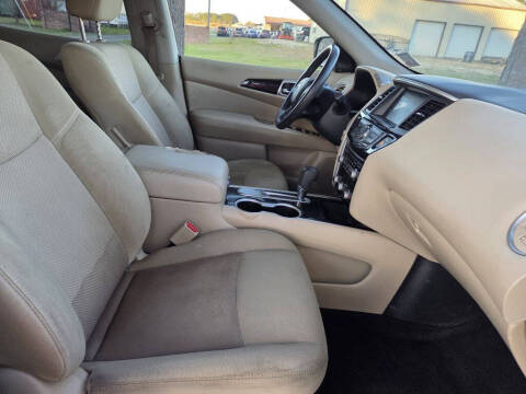 2020 Nissan Pathfinder SV