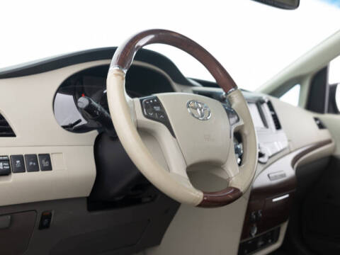 2014 Toyota Sienna Limited 7-Passenger