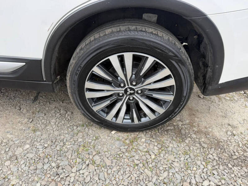 2020 Mitsubishi Outlander ES