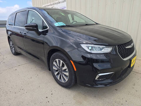 2024 Chrysler Pacifica Plug-In Hybrid Select