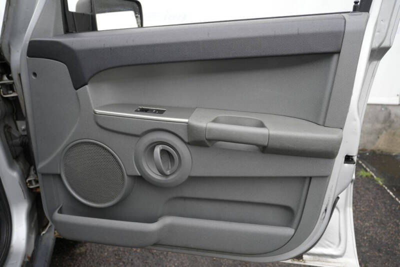 2007 Jeep Commander Sport