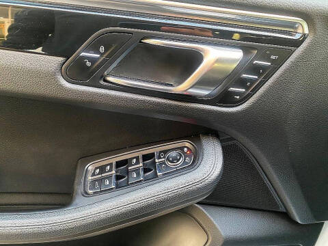 2015 Porsche Macan S