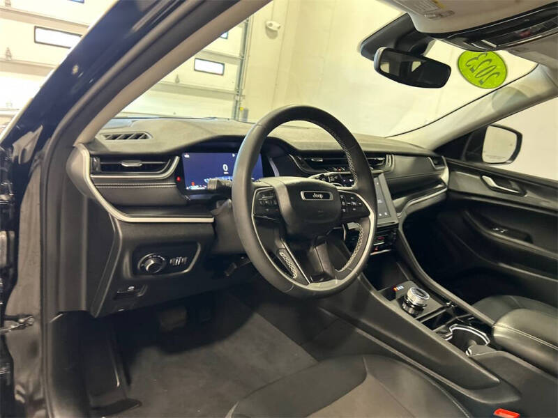 2023 Jeep Grand Cherokee Laredo