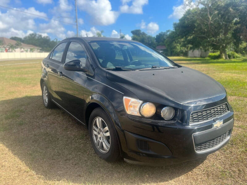 2012 Chevrolet Sonic 1LS photo 3