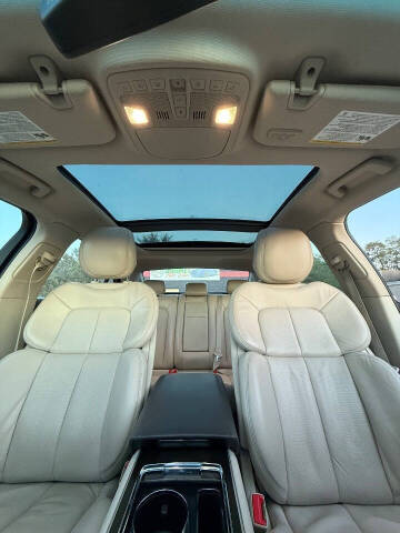 2017 Lincoln Continental Select