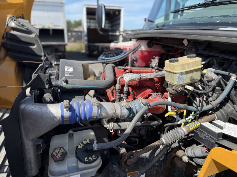 2014 Freightliner B2 Chassis