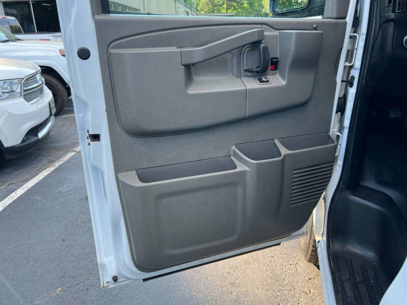 2022 Chevrolet Express 2500