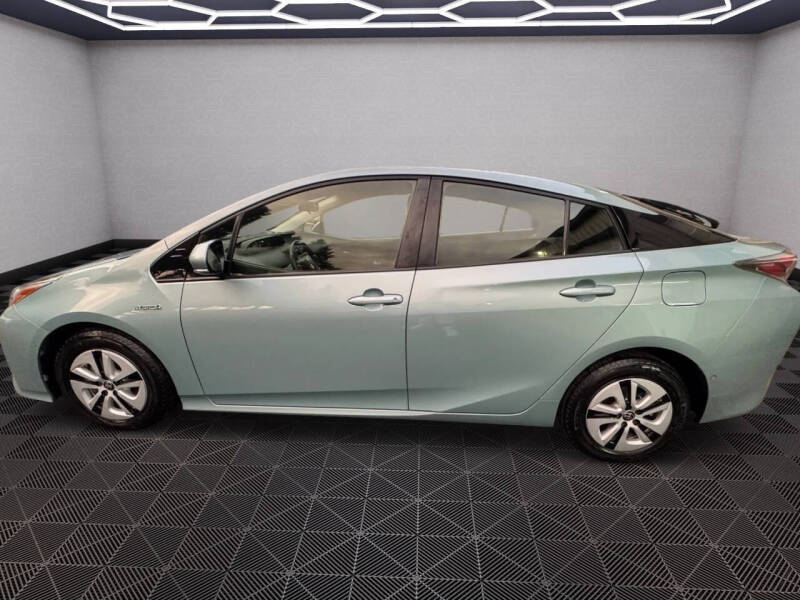2017 Toyota Prius Three