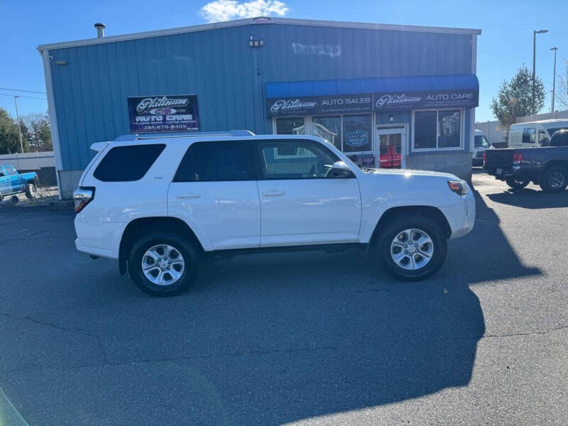 2017 Toyota 4Runner SR5's photo