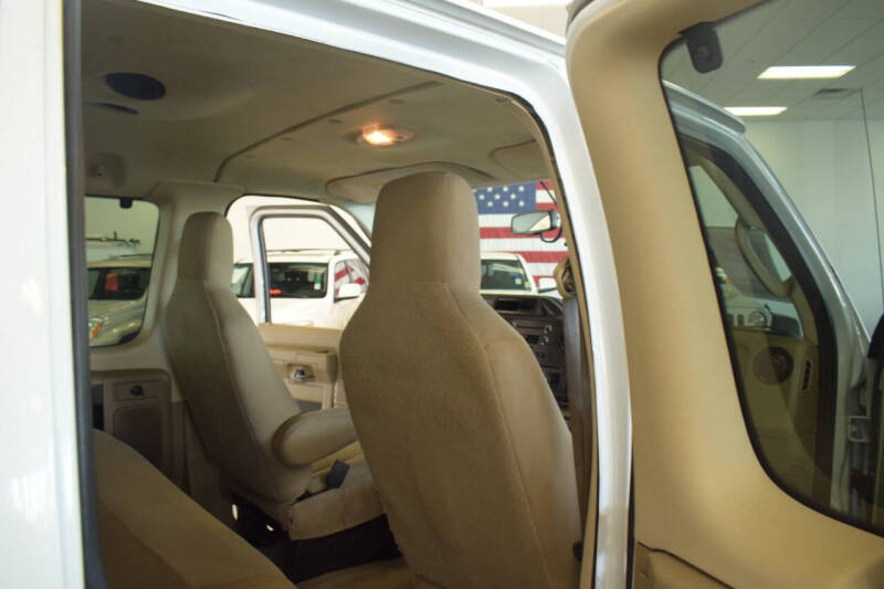 2014 Ford E-Series E-350 SD XLT