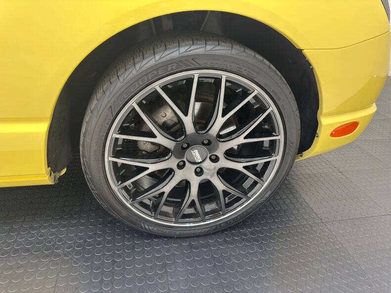 2002 Ford Thunderbird Deluxe