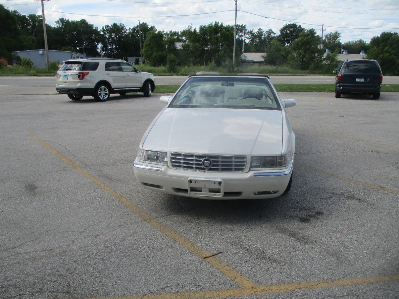 Off White 1999 Cadillac Eldorado Base 2dr Coupe 2