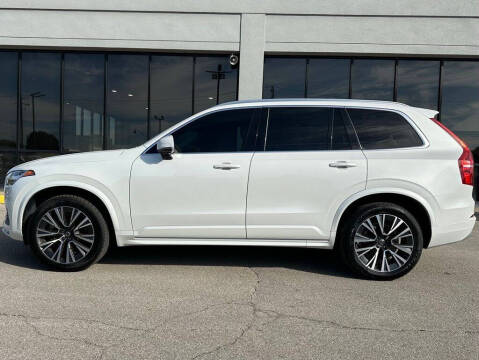 2022 Volvo XC90 T6 Momentum 7-Passenger