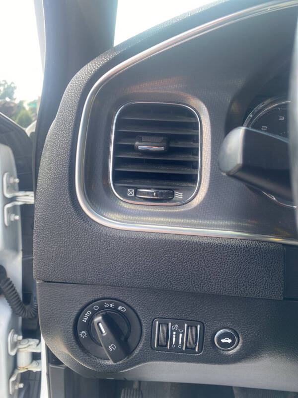 2012 Dodge Charger SXT