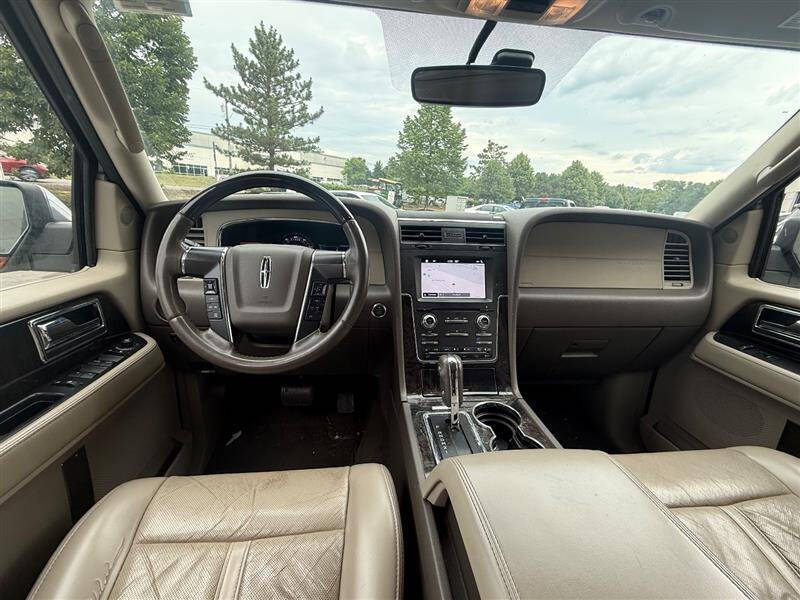 2017 Lincoln Navigator L Select