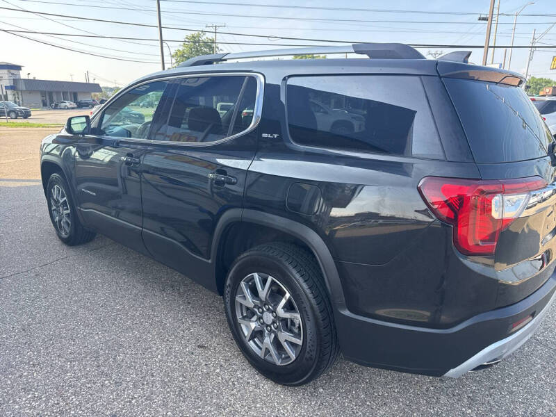 2023 GMC Acadia SLT
