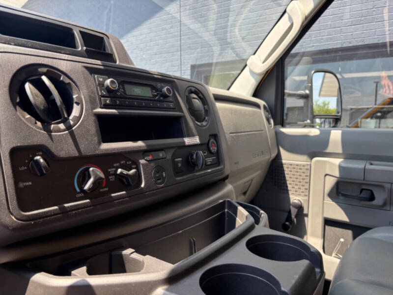 2021 Ford E350 Box Van