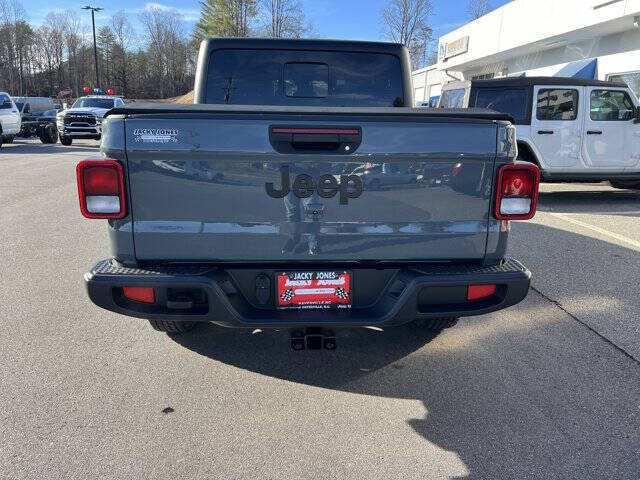 2024 Jeep Gladiator Sport S