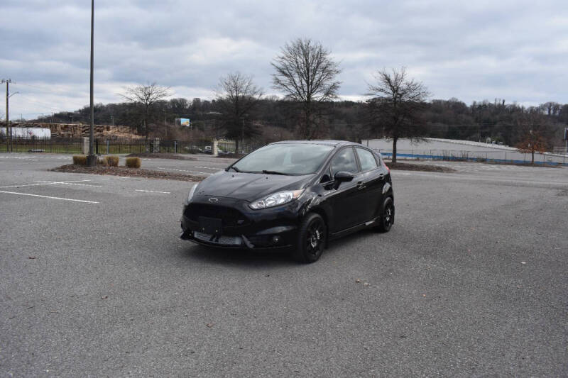 2016 Ford Fiesta ST photo 2