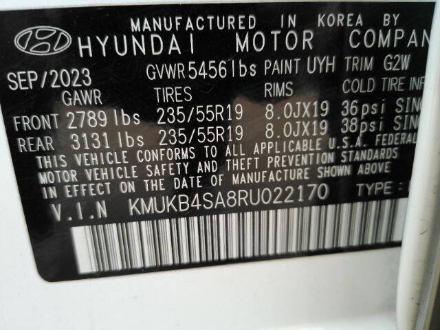 2024 Genesis GV60 Standard