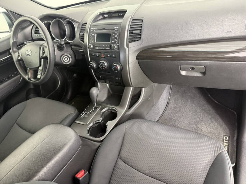 2012 Kia Sorento LX