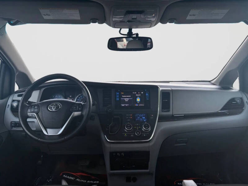 2015 Toyota Sienna