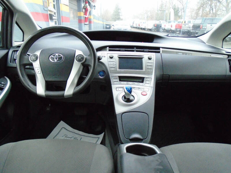 2014 Toyota Prius Plug-in Hybrid Advanced