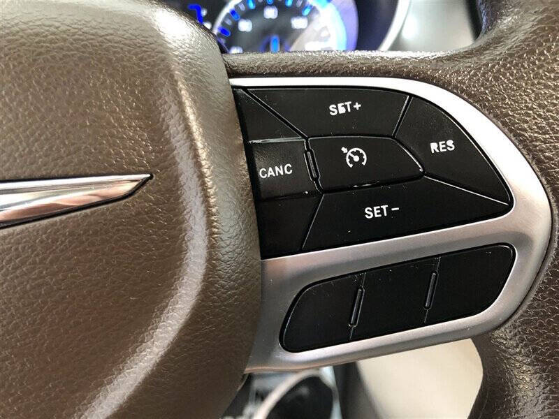 2020 Chrysler Voyager LX