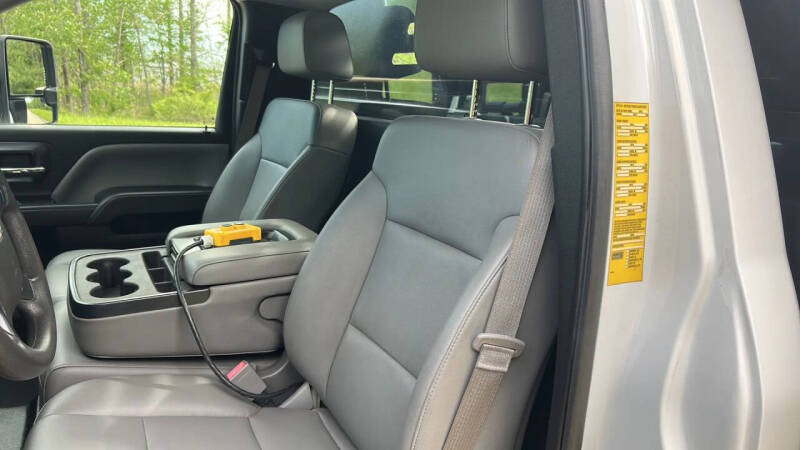 2015 Chevrolet Silverado 3500HD CC