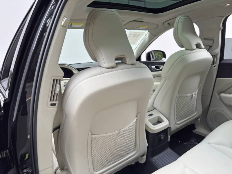 2025 Volvo XC60 T8 Plus Dark Theme