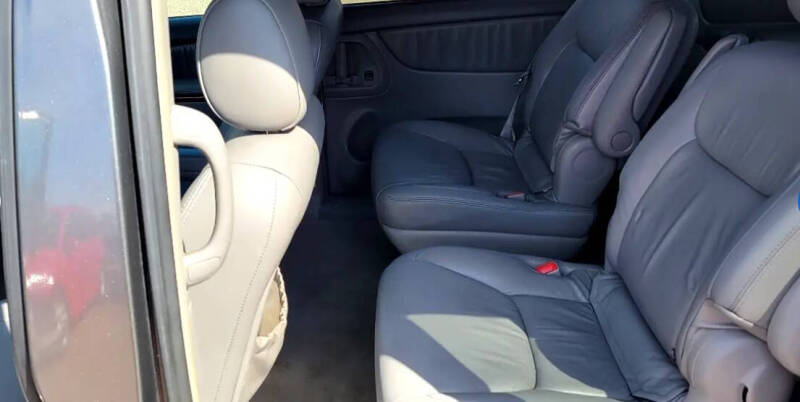2004 Toyota Sienna XLE Limited 7 Passenger