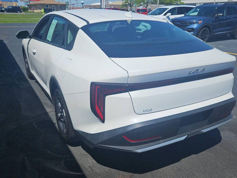 2025 Kia K4 LXS