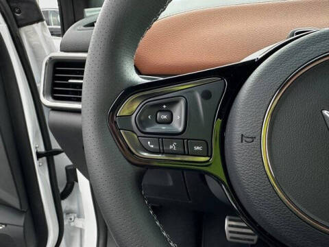 2025 VinFast VF8 Plus