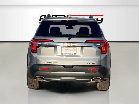 2023 GMC Acadia AT4