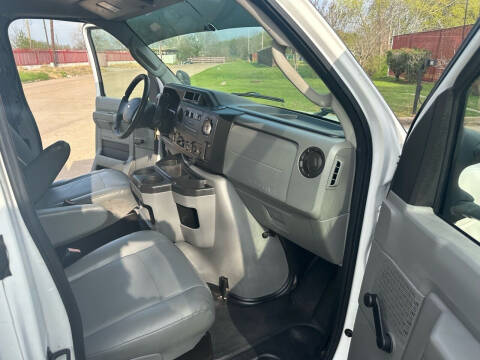 2012 Ford E-Series E-450 SD