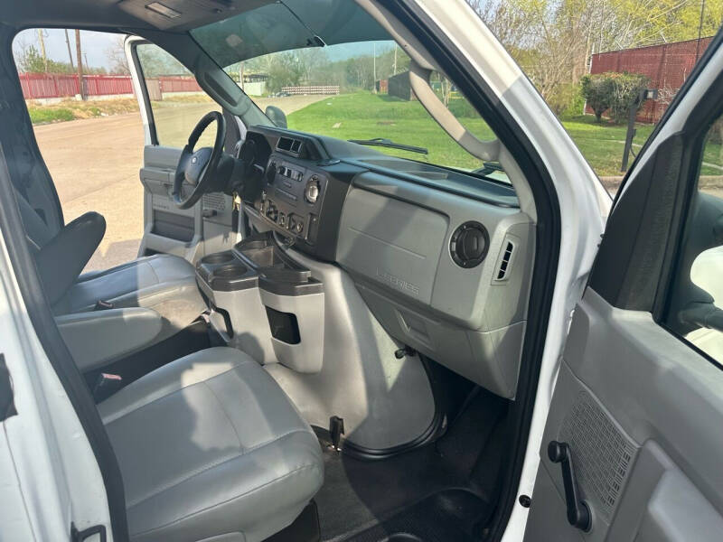 2012 Ford E-Series E-450 SD